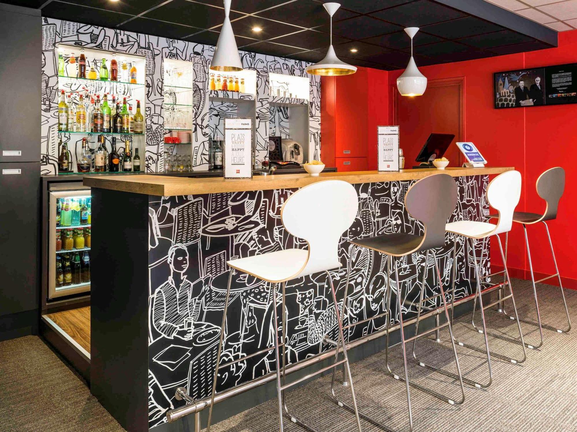 Готель Ibis Paris Pont De Suresnes Longchamp Екстер'єр фото