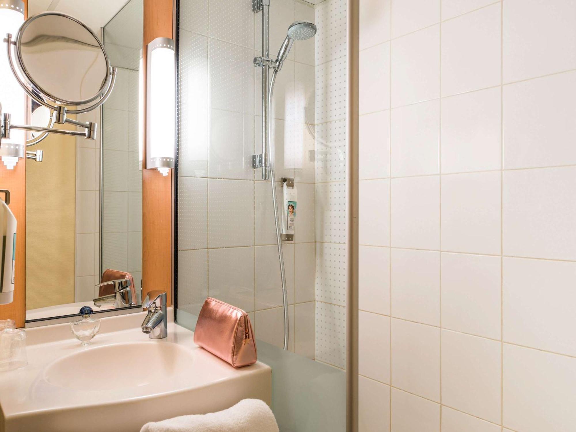 Готель Ibis Paris Pont De Suresnes Longchamp Екстер'єр фото