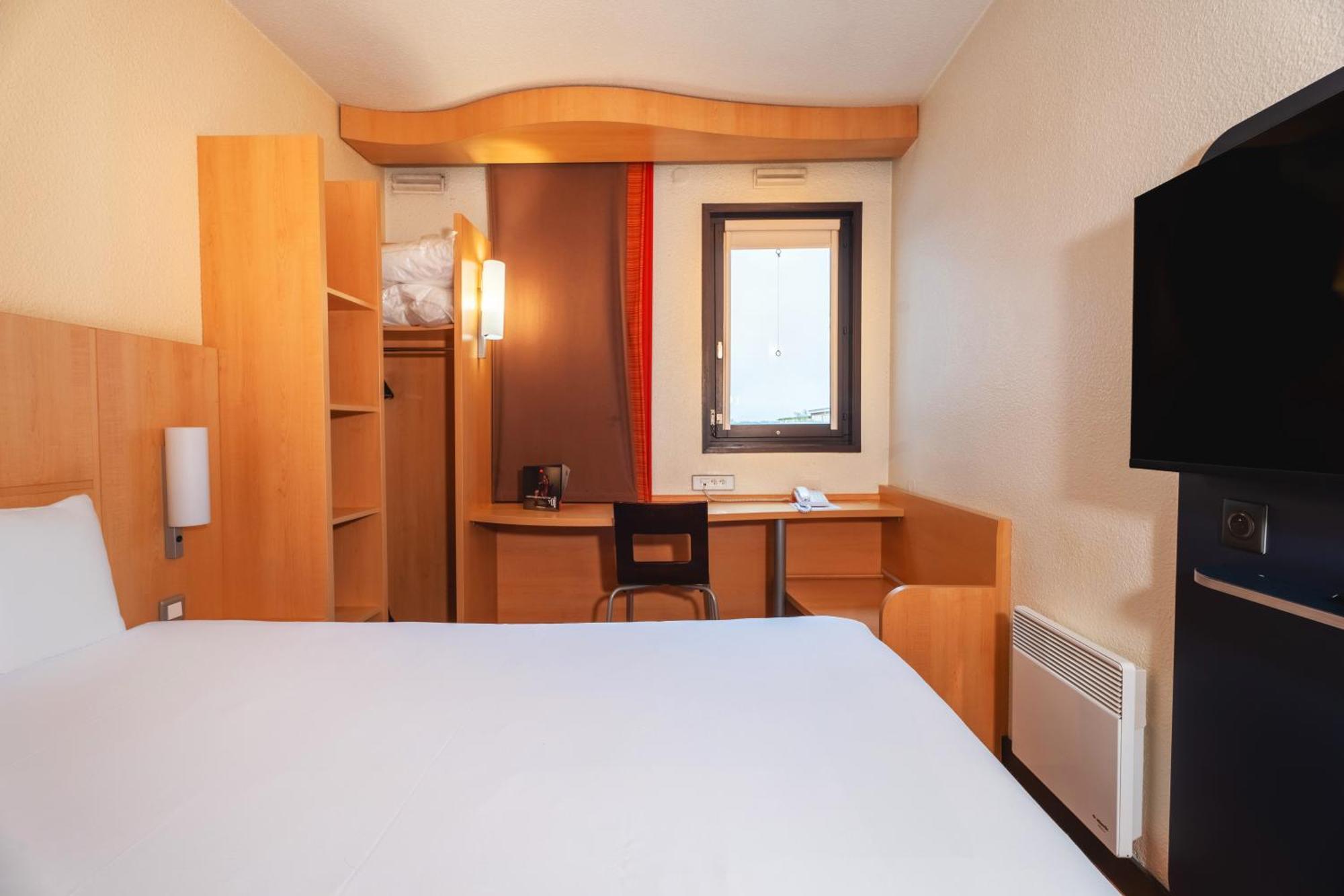 Готель Ibis Paris Pont De Suresnes Longchamp Екстер'єр фото